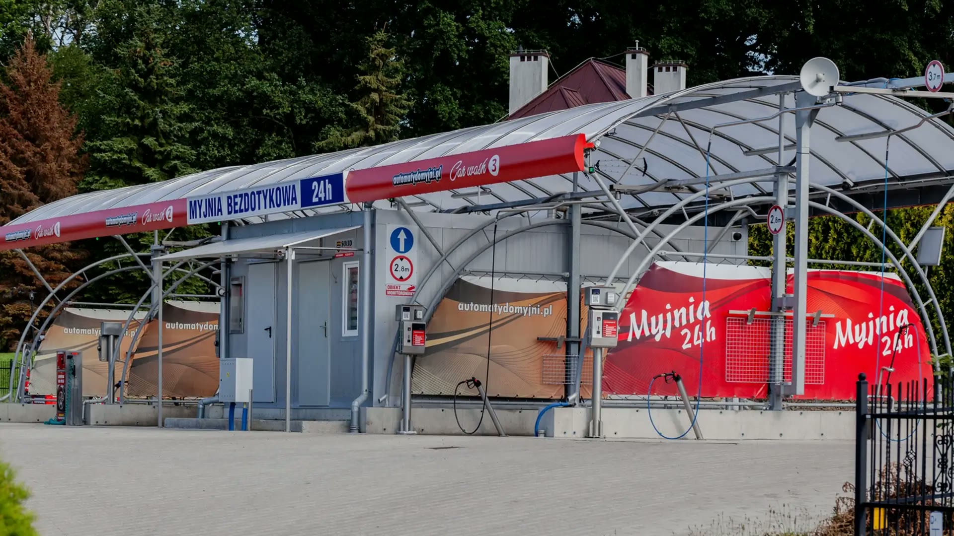 Wjazd na Myjnię ADM-24H od ul. Tarnowskiej w Nowym Sączu